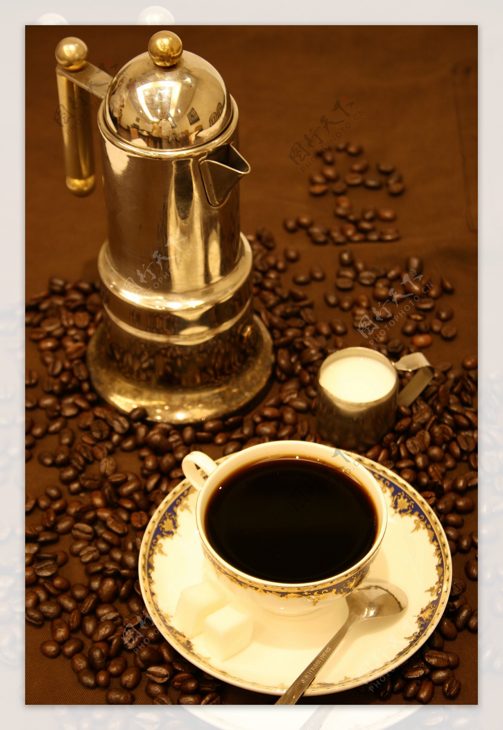 金属咖啡壶图片