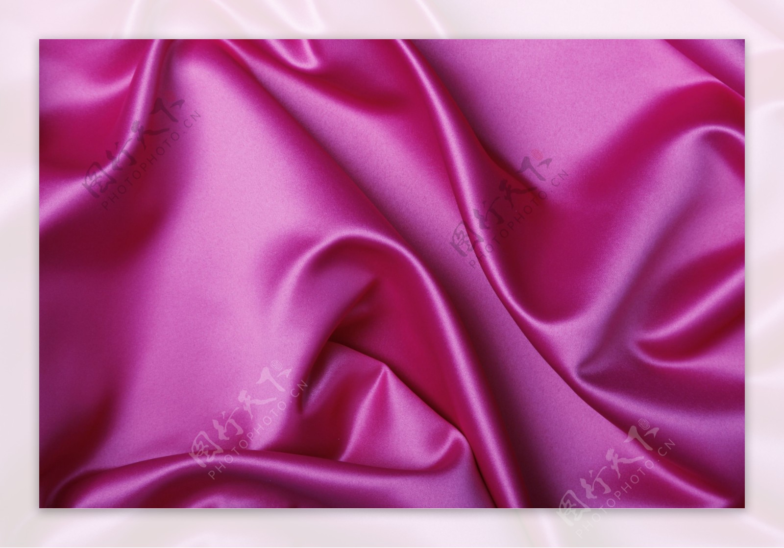 紫色布料绸缎质感背景