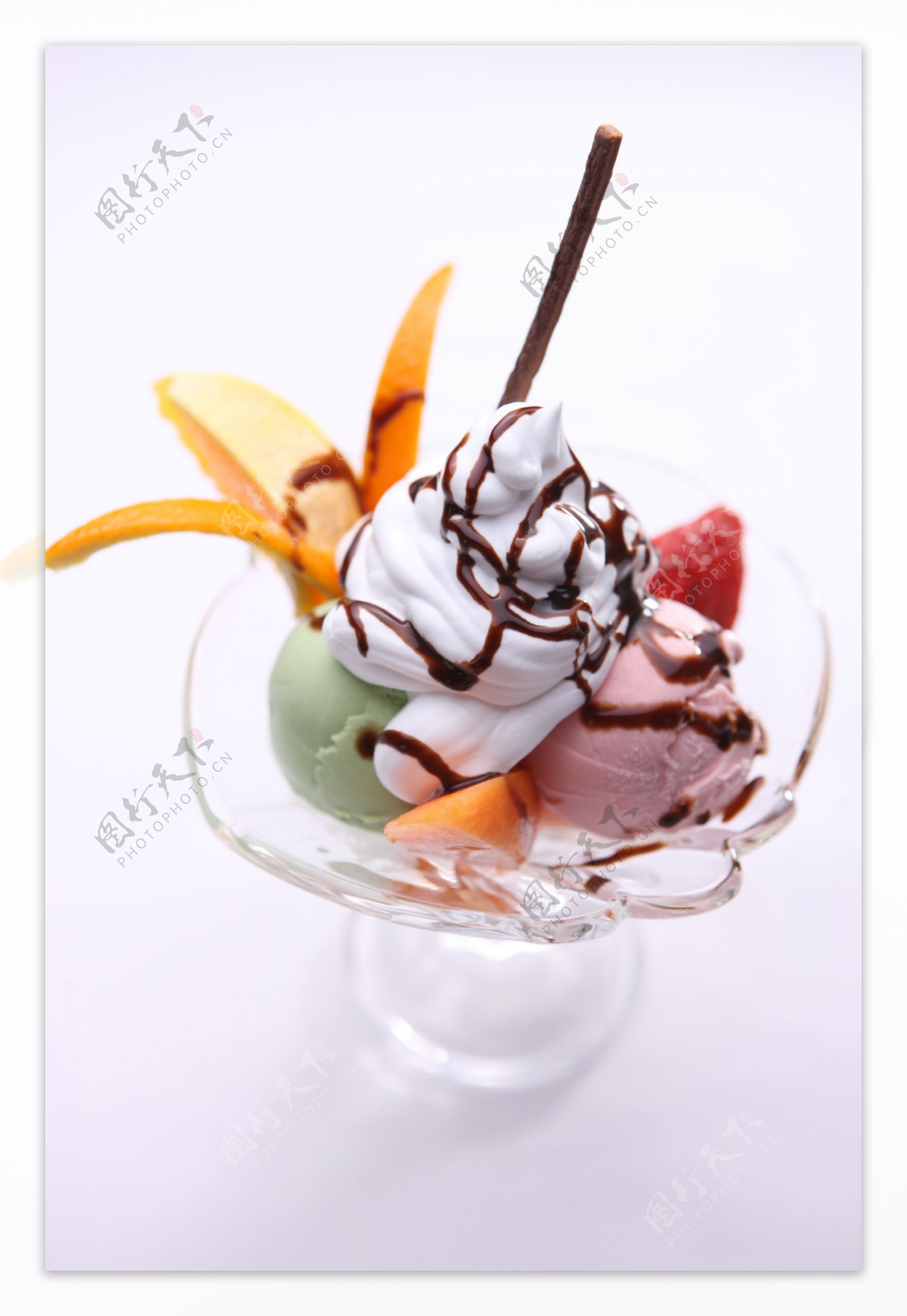 冰淇淋三色球图片
