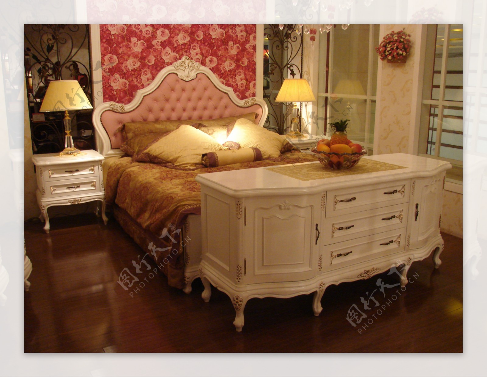经典欧式家具卧室家具图片