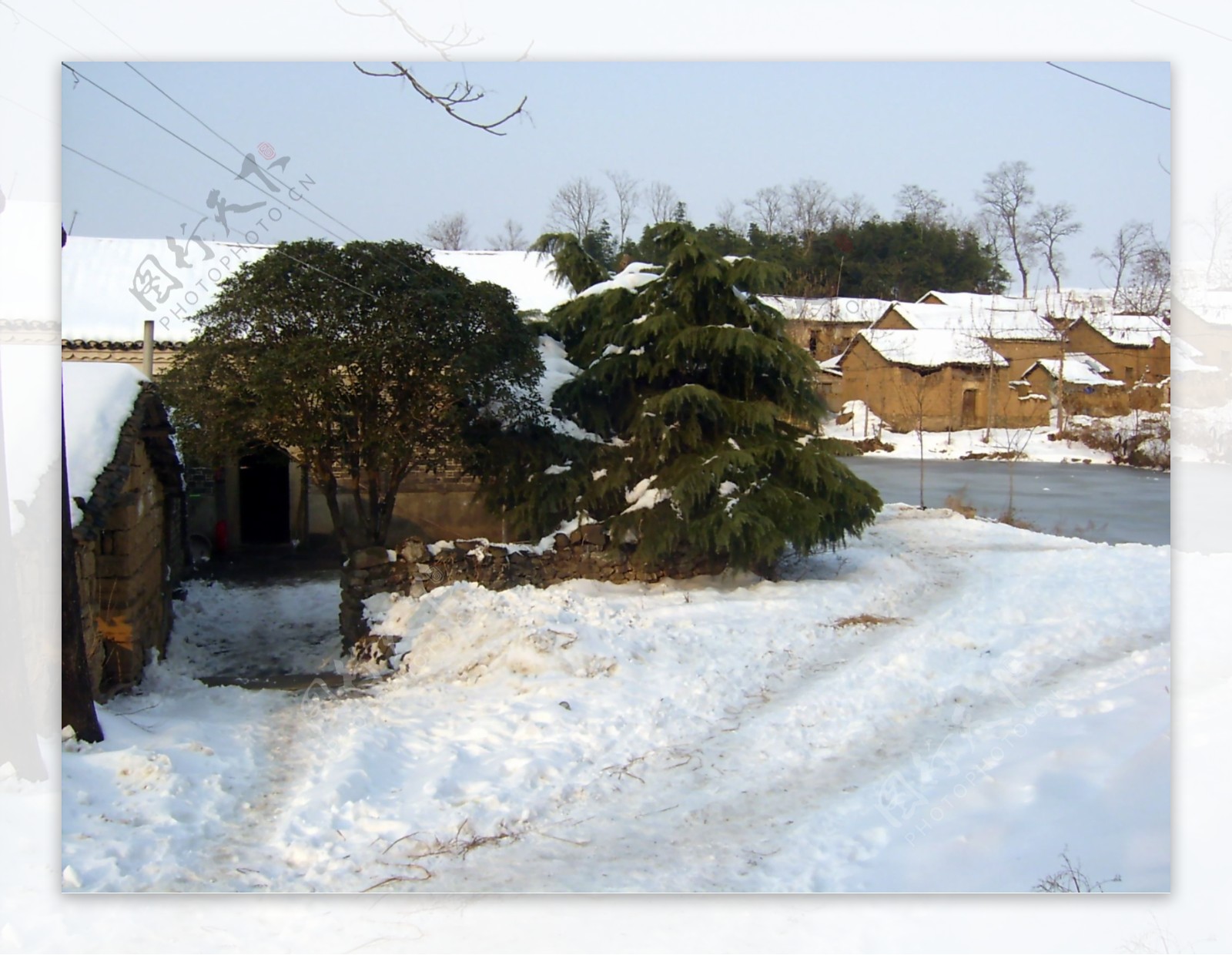 村庄雪景