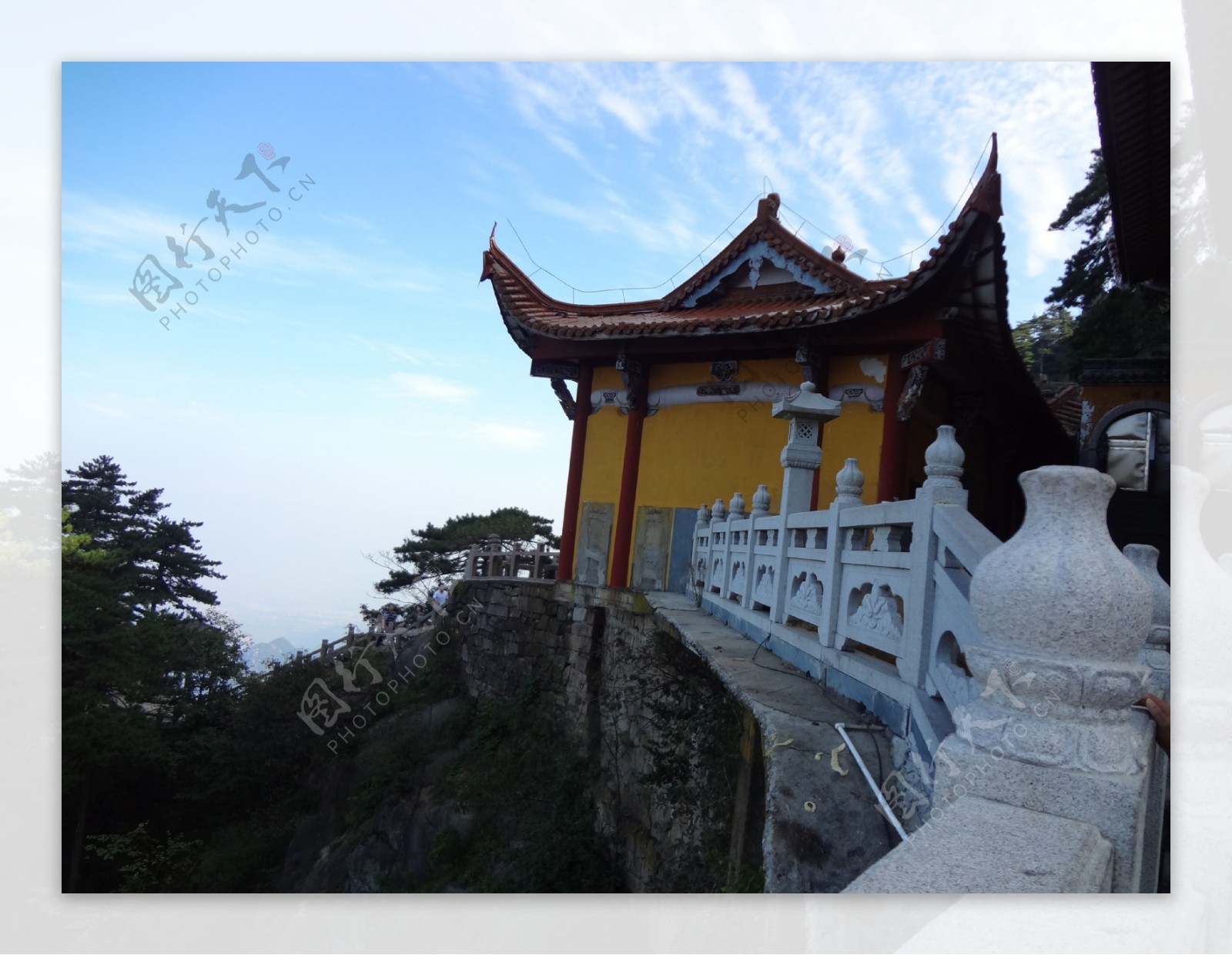九华山寺庙风景图片