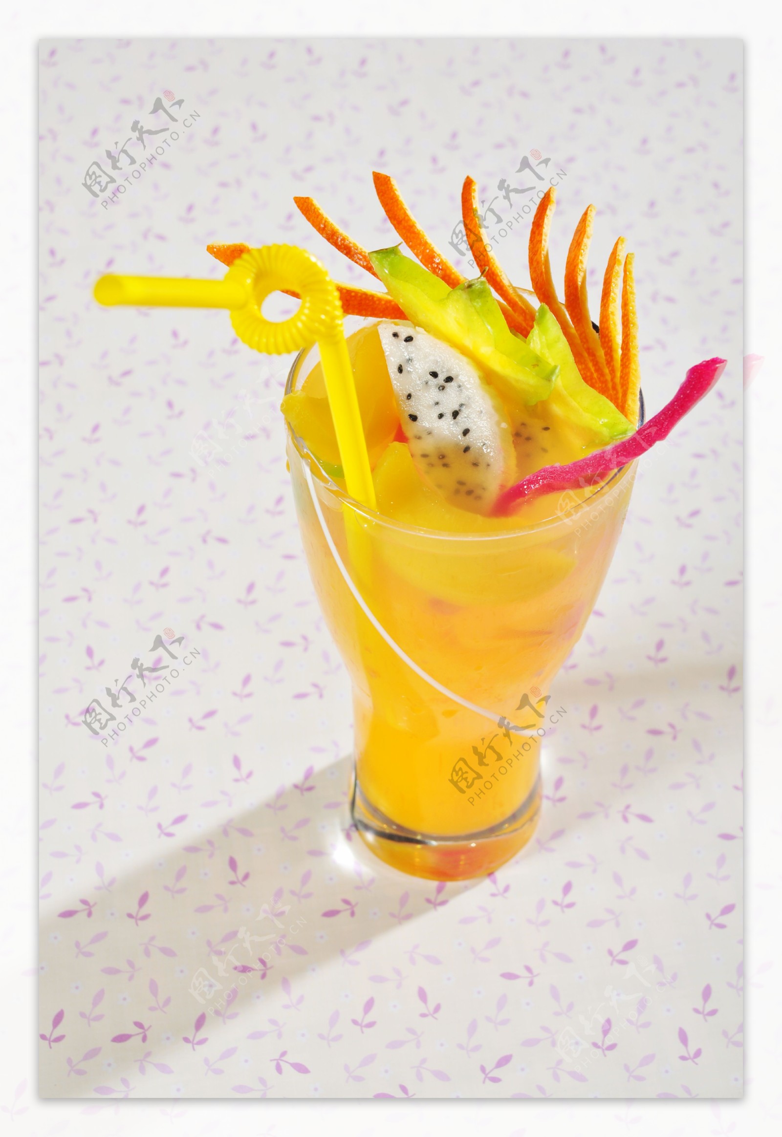 金桔果水密桃汁图片