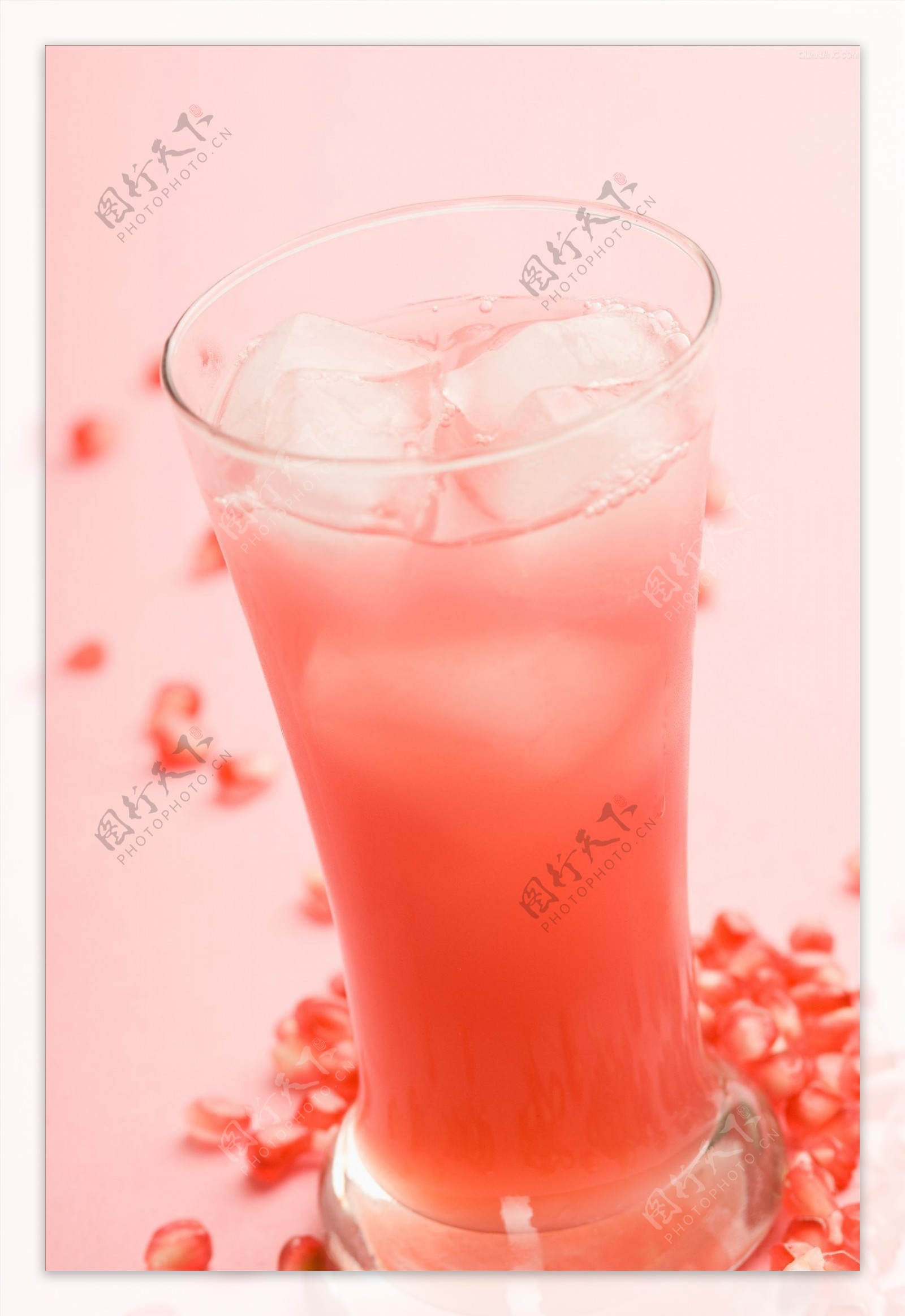 樱桃冰水果汁图片