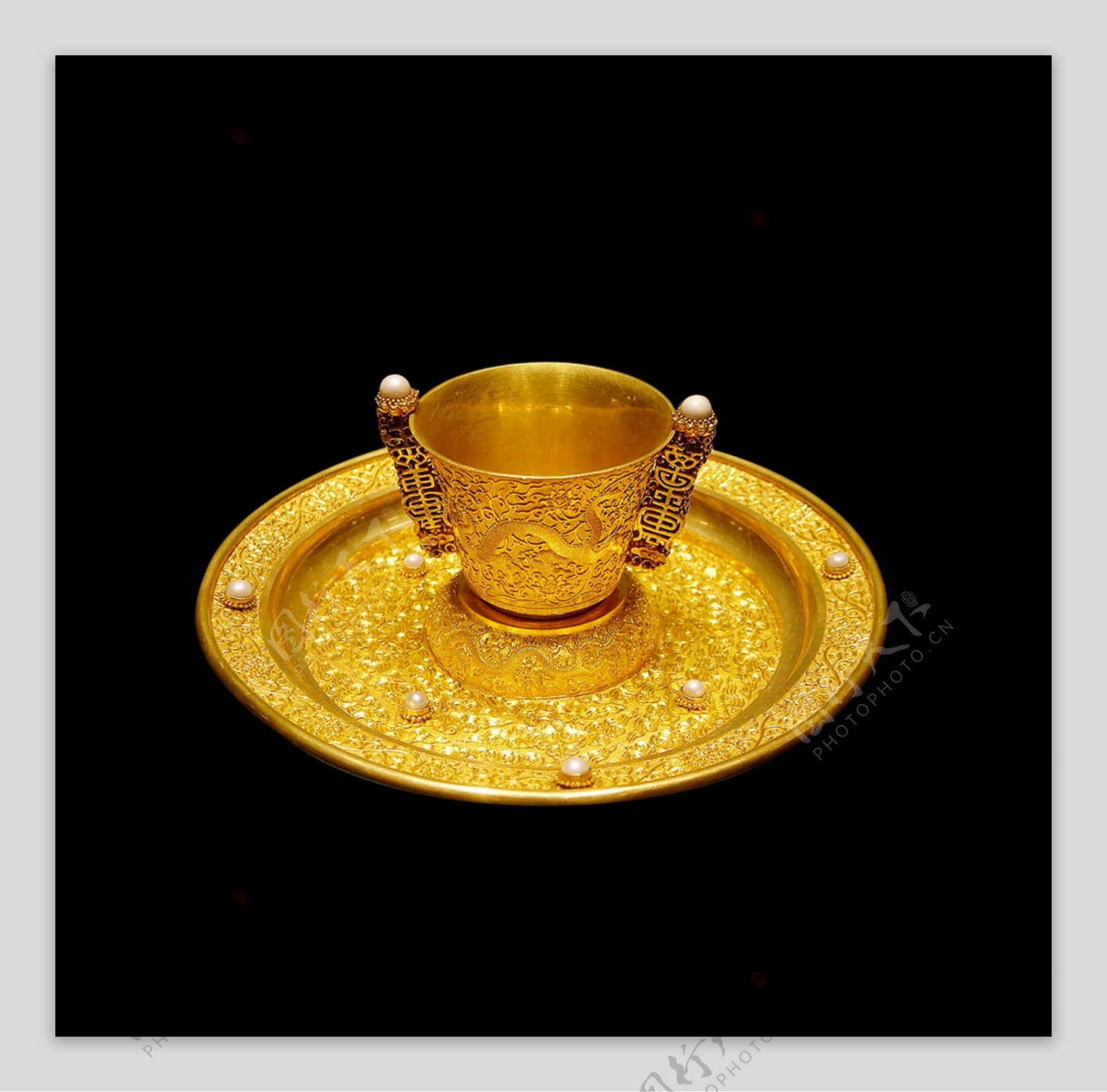 古代金杯金碟