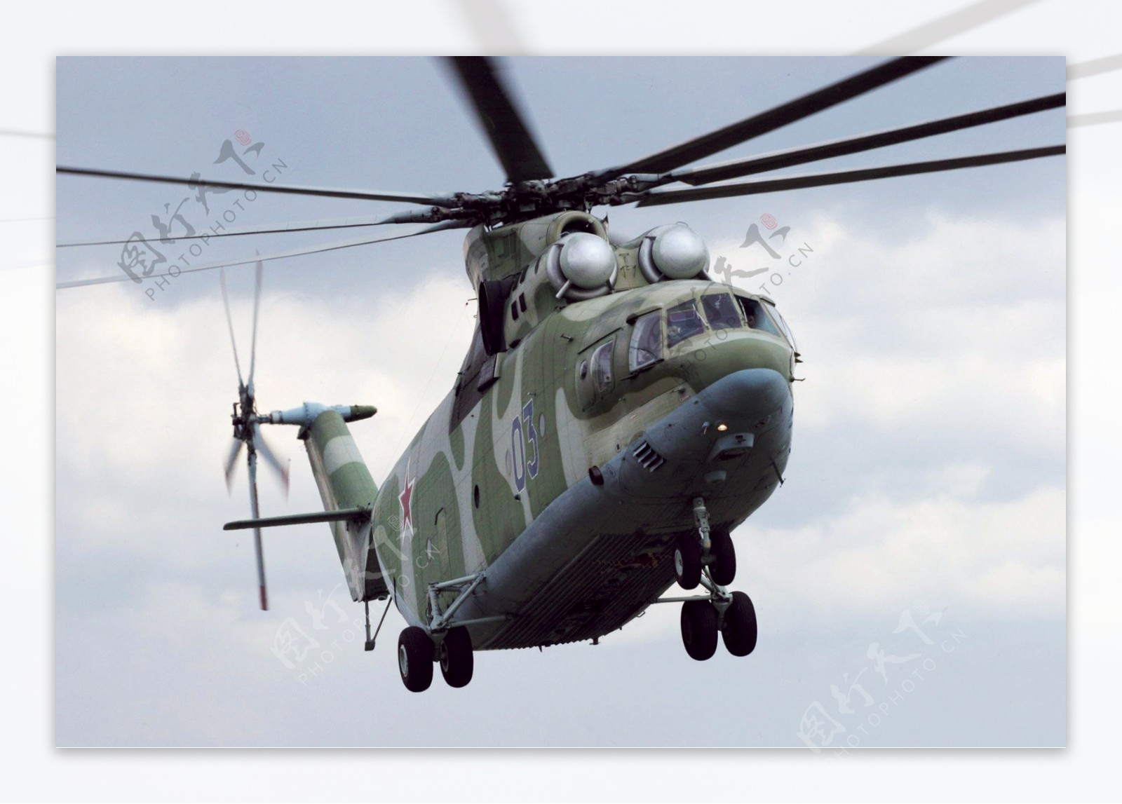 俄罗斯米26重型直升机前侧位图片