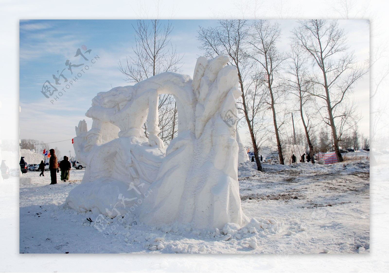 那达慕大会上的雪雕图片