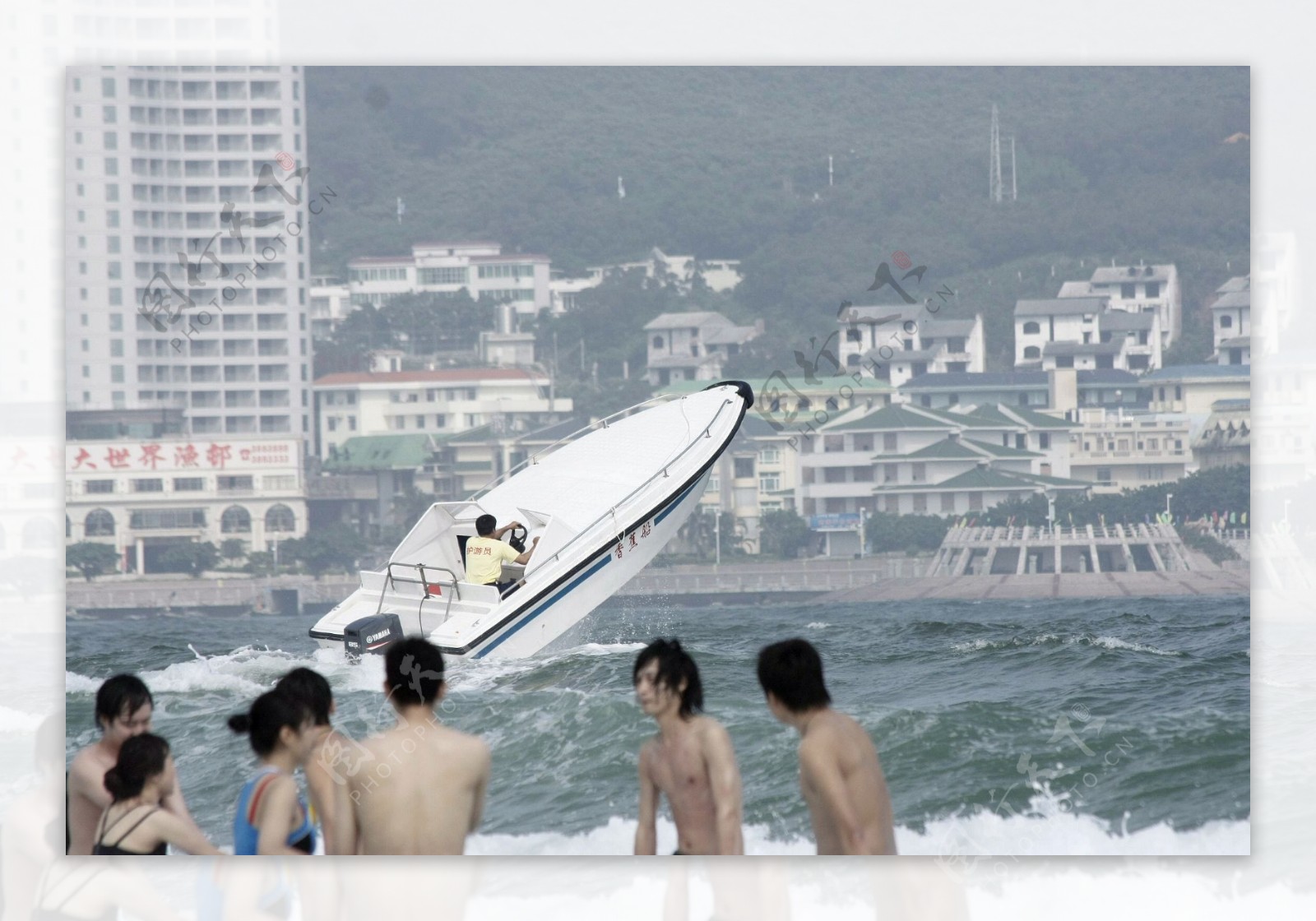 阳江闸坡大角湾的快艇图片
