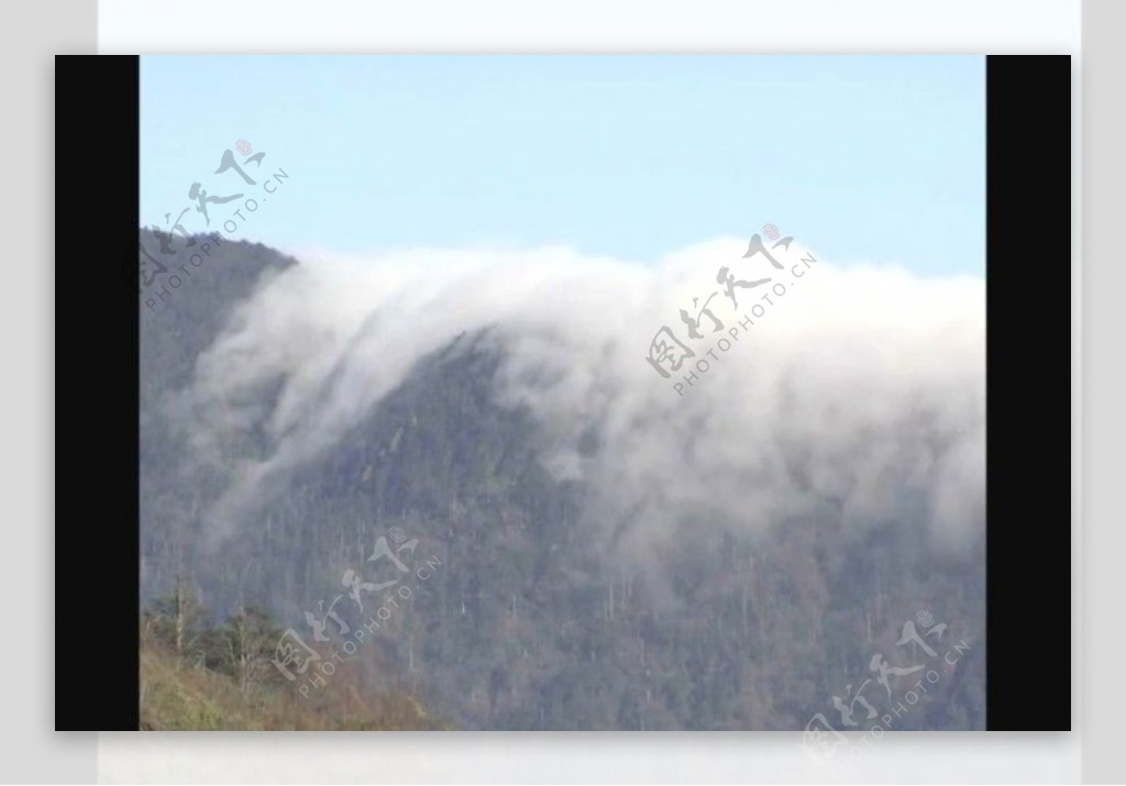 险峻的山峰模板下载