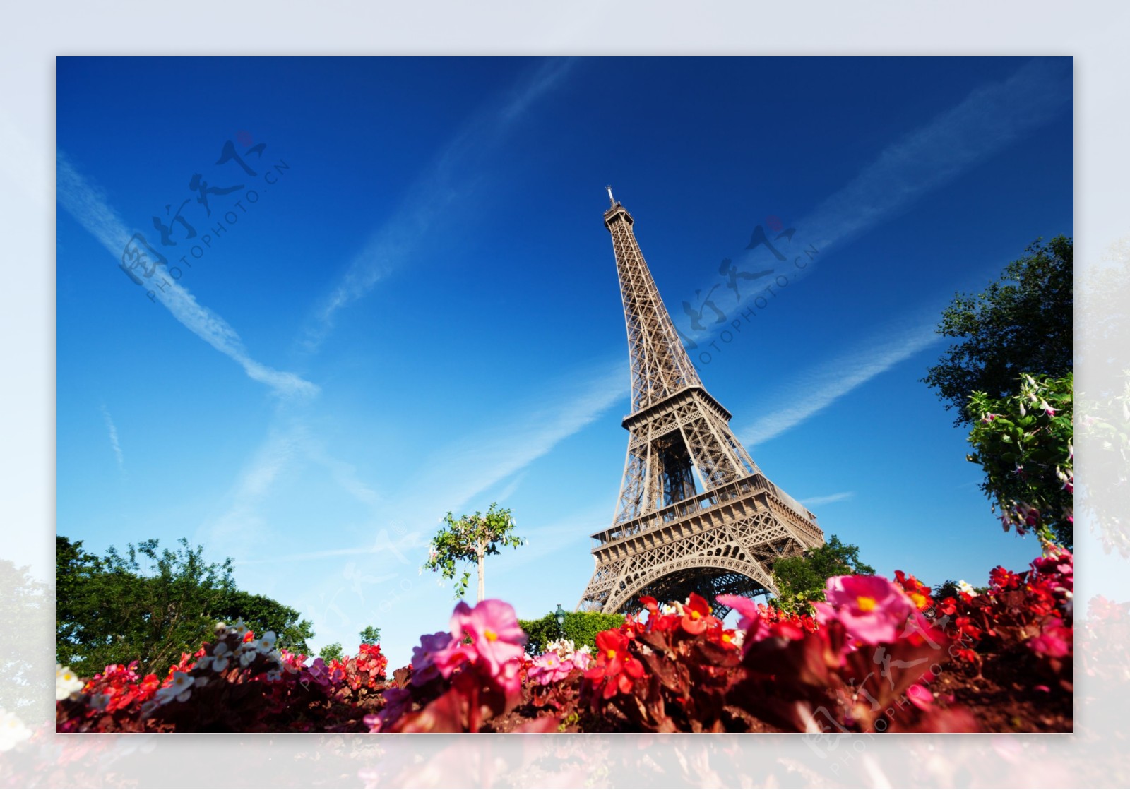 巴黎铁塔明朗高清摄影图片