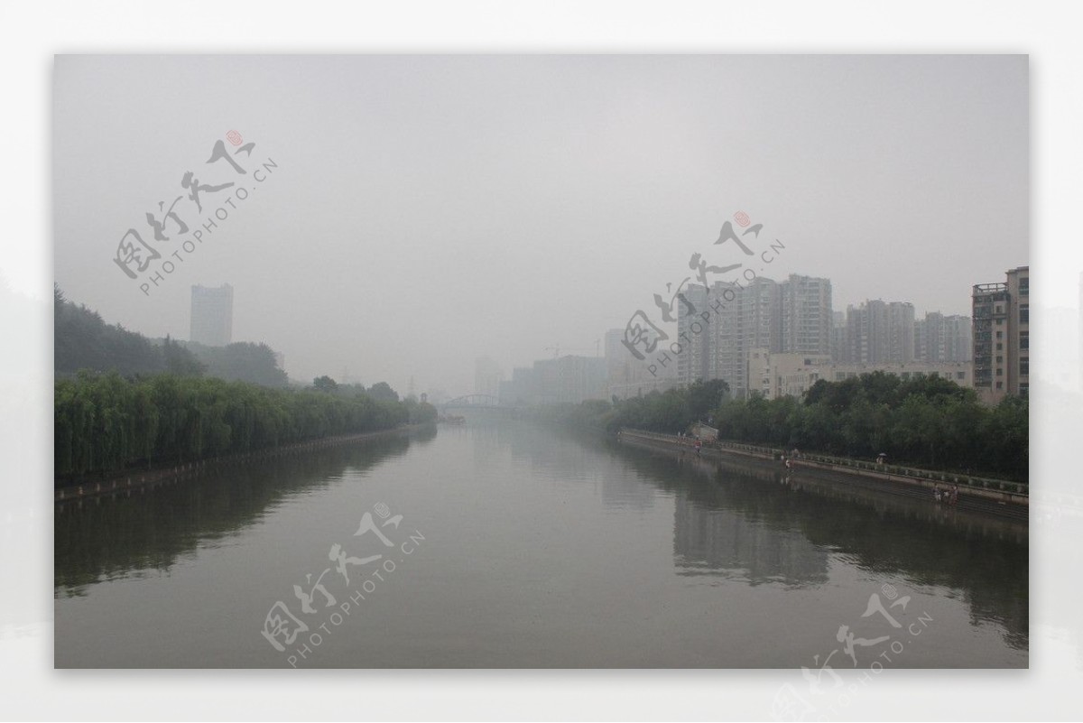 雨后秦淮河道图片