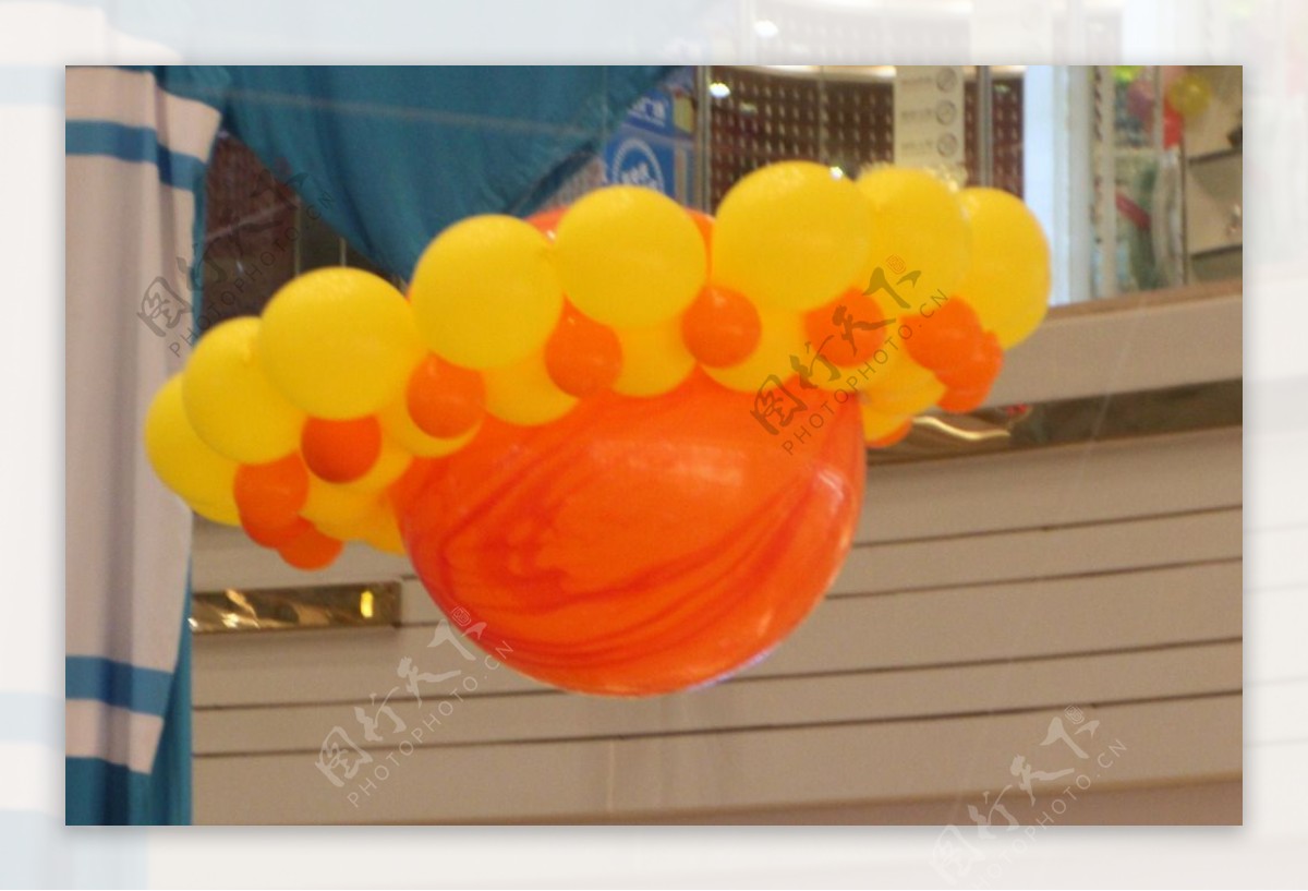 气球飞碟图片