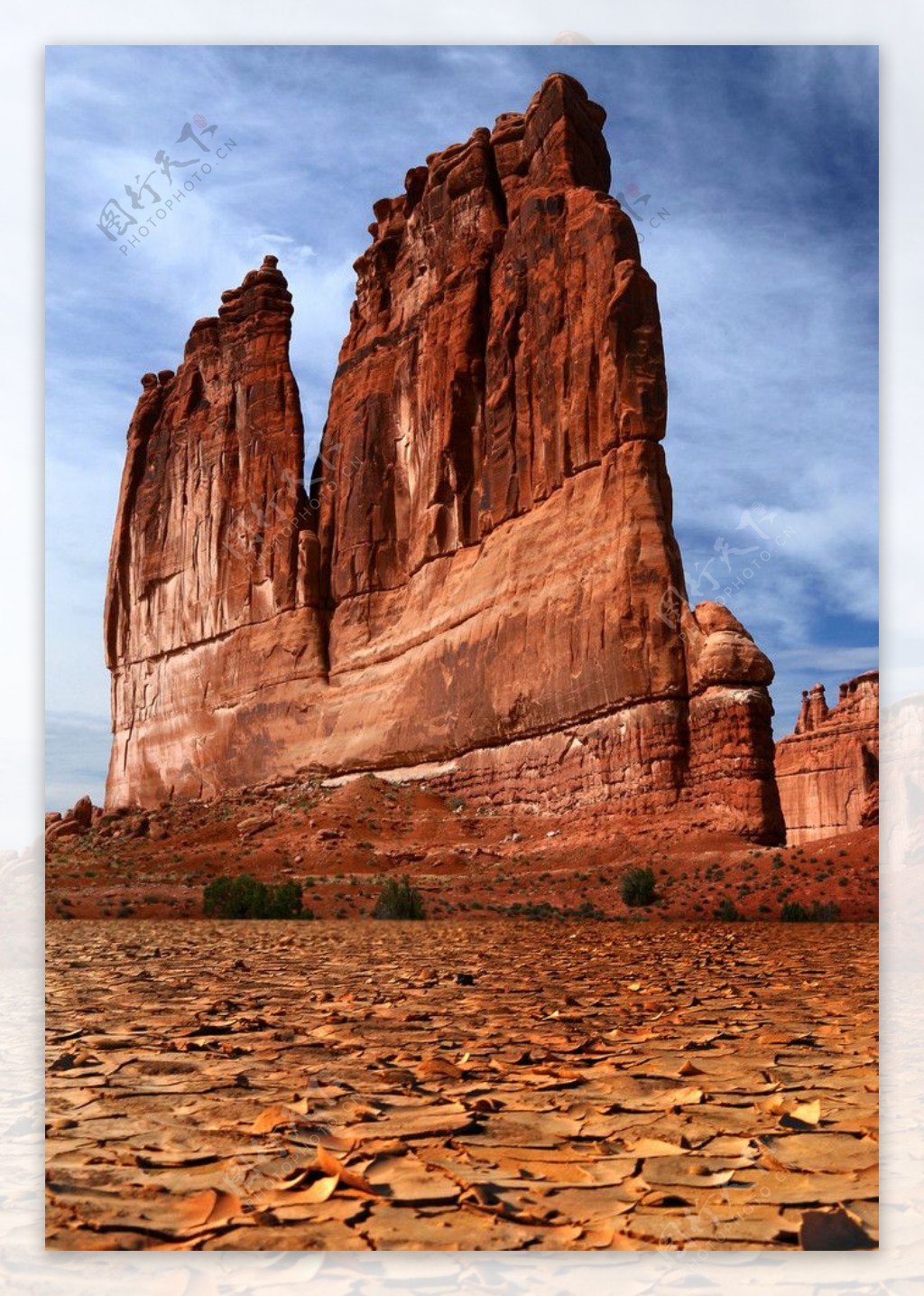 沙漠巨岩风光图片