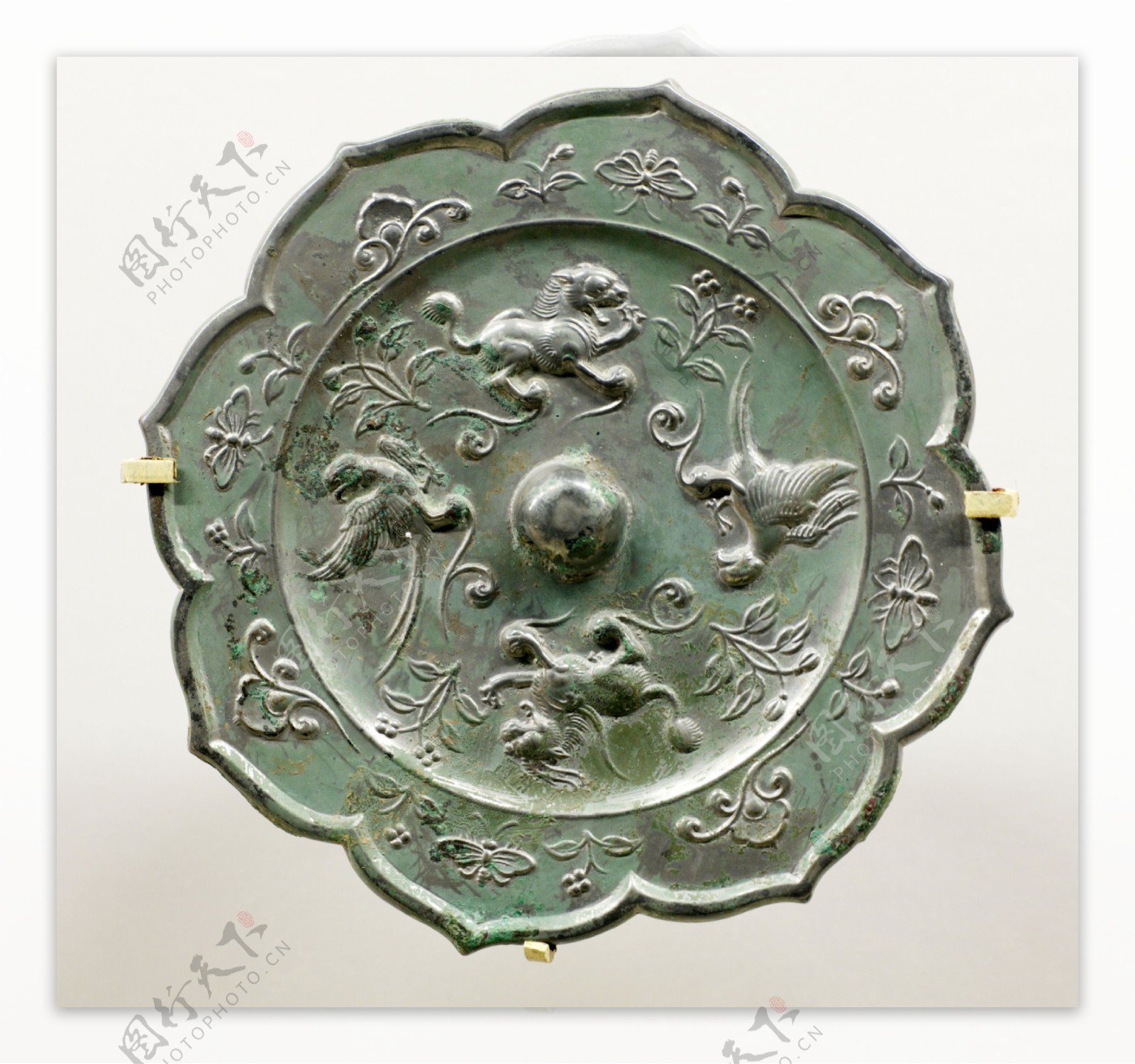 唐代双鸾四兽铜镜图片