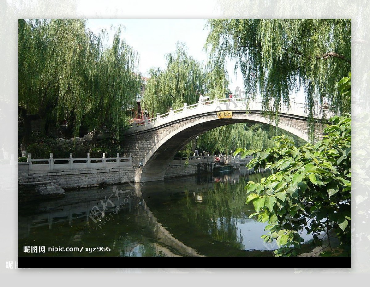 琵琶桥漫步图片