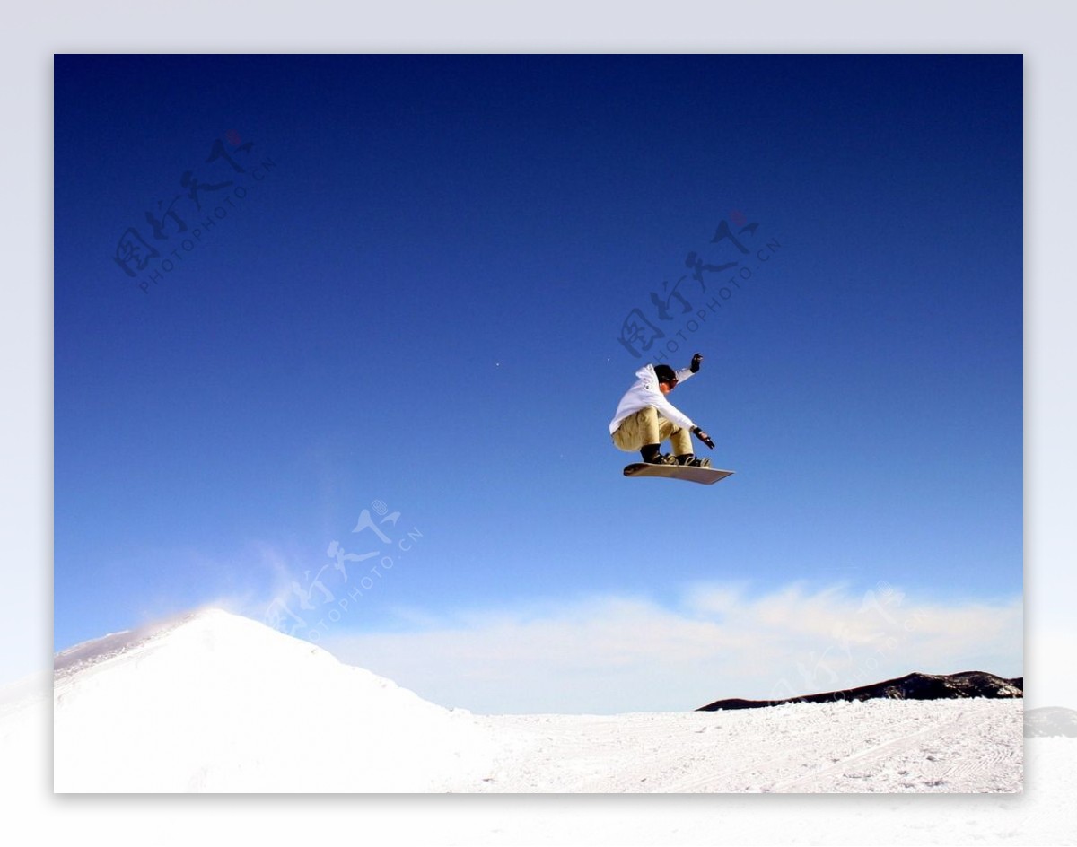 冬季高空滑雪图片