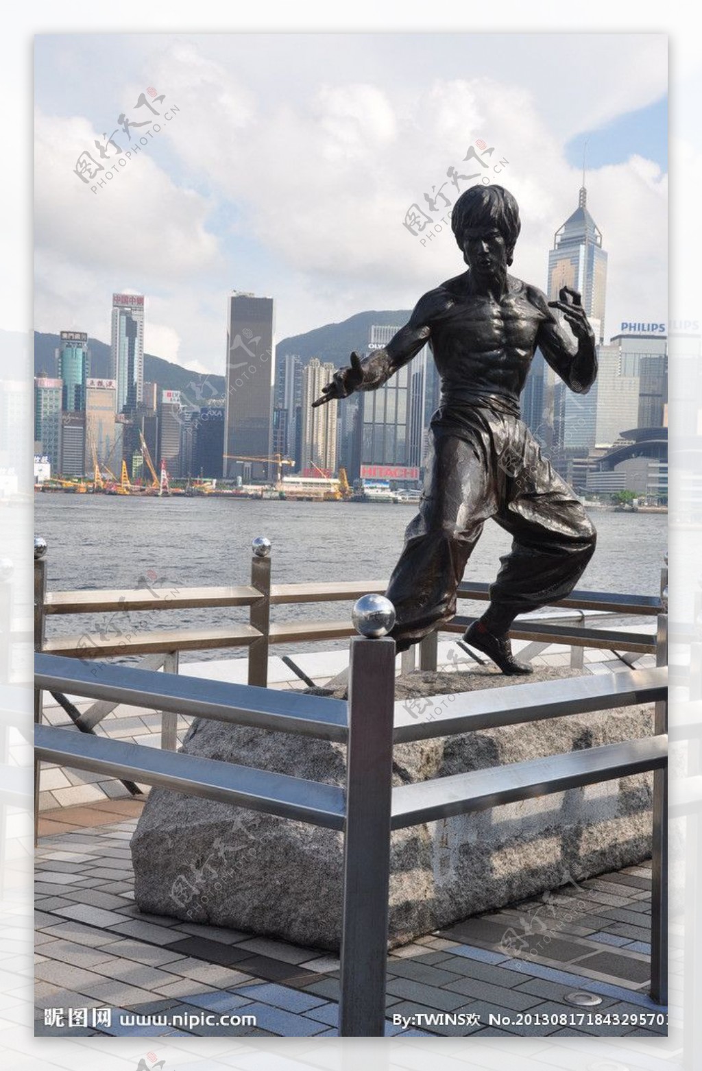 【携程攻略】香港星光大道景点,星光大道有李小龙雕像，明星手印各个方面都非常丰盛，太精彩