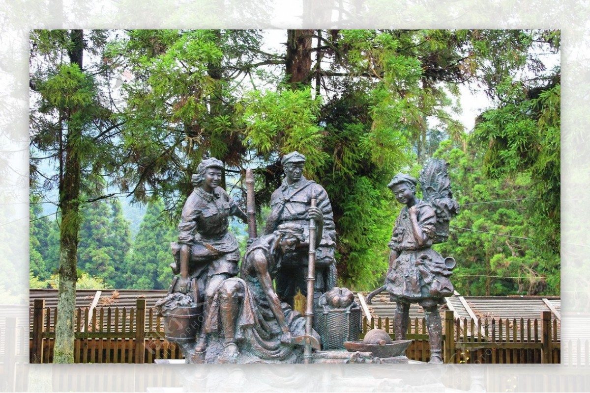 雕塑红军战士图片