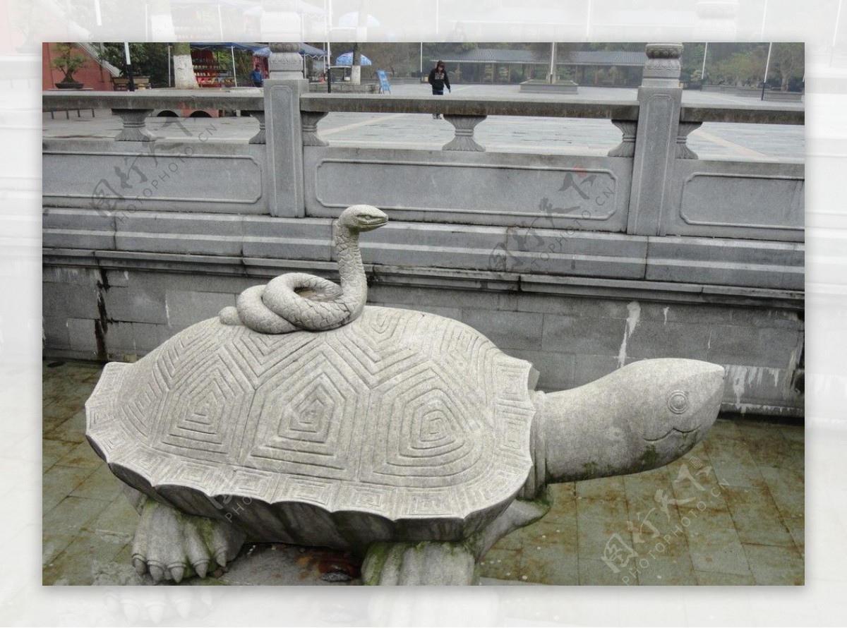 石龟石蛇雕像图片