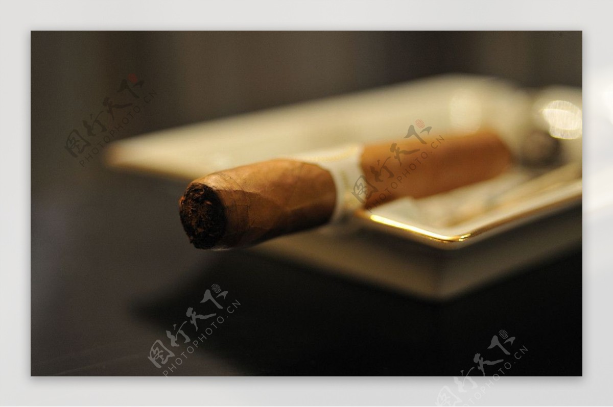 雪茄烟灰缸图片