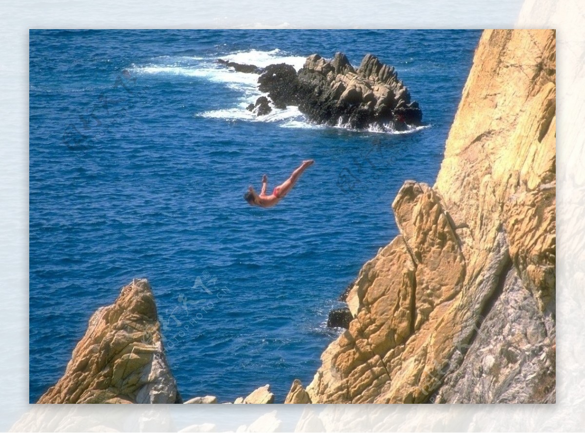 墨西哥阿卡普尔科悬崖跳水图片