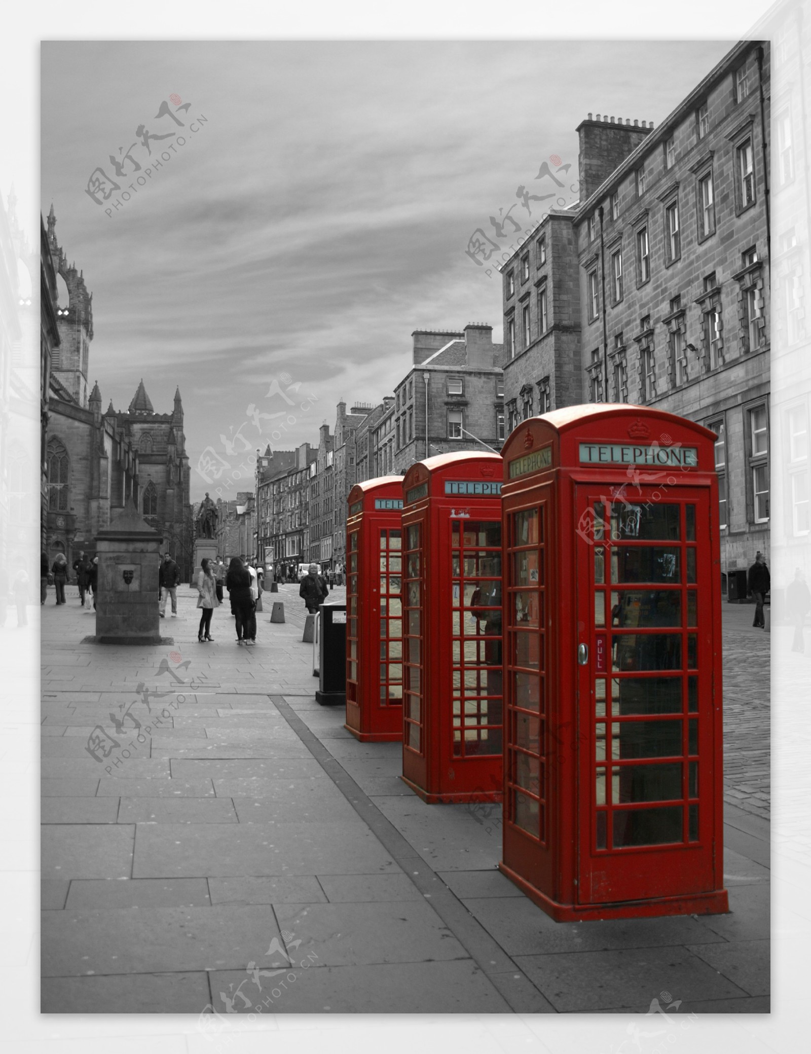 城市红色电话亭图片