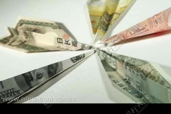 钞票做的纸飞机图片