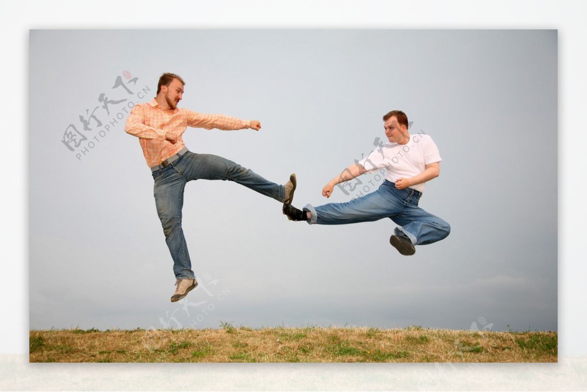 男人跳跃跳动运动高兴开心男人图片