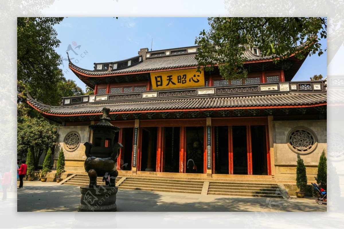 西湖のほとりにたたずむ歴史の街、杭州(その6.英雄として絶大な人気を誇る岳飛が祀られている岳王廟)
