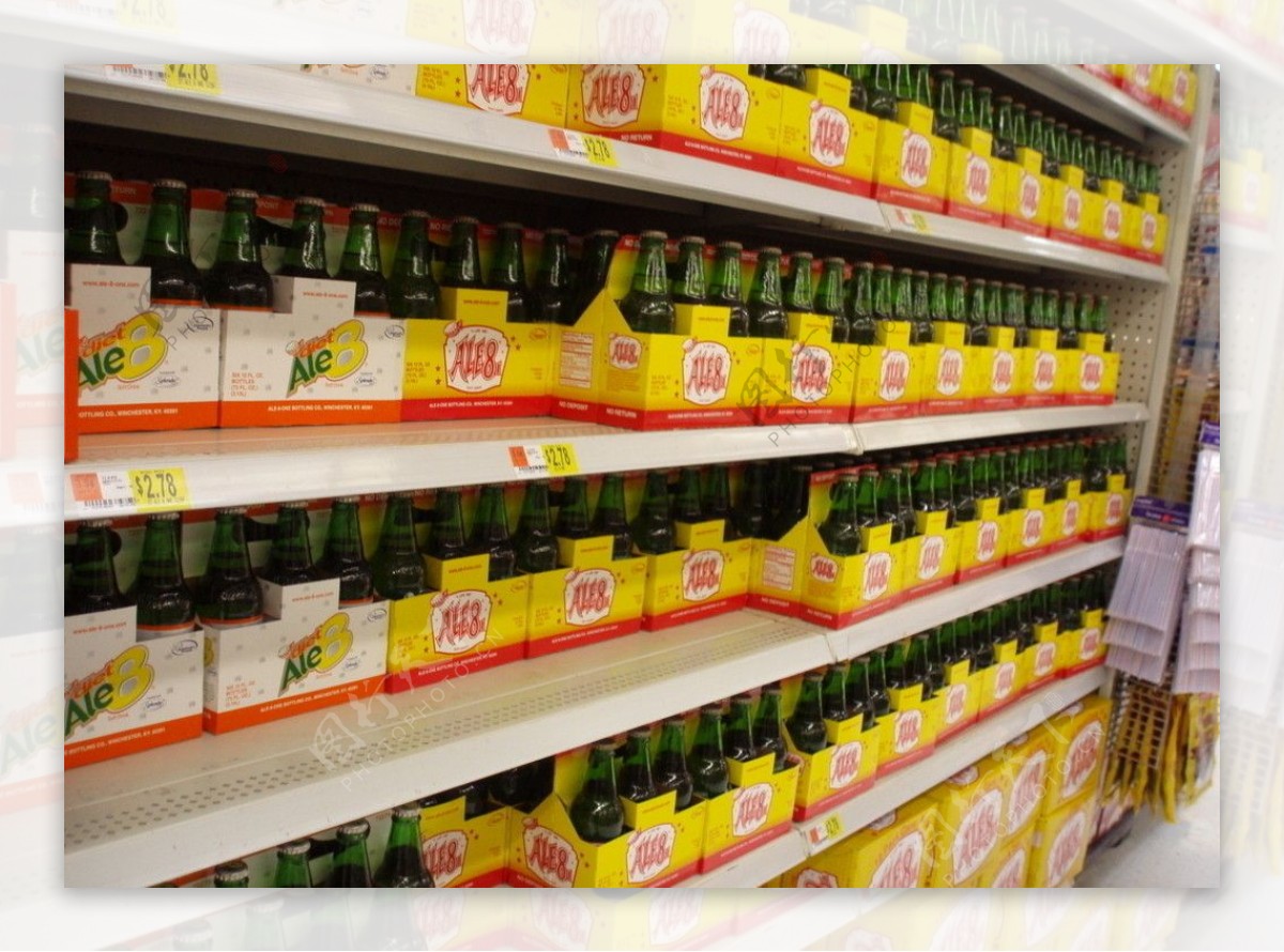 超市购物中心美食购物商店饮料饮品啤酒堆头货架室内商业图片