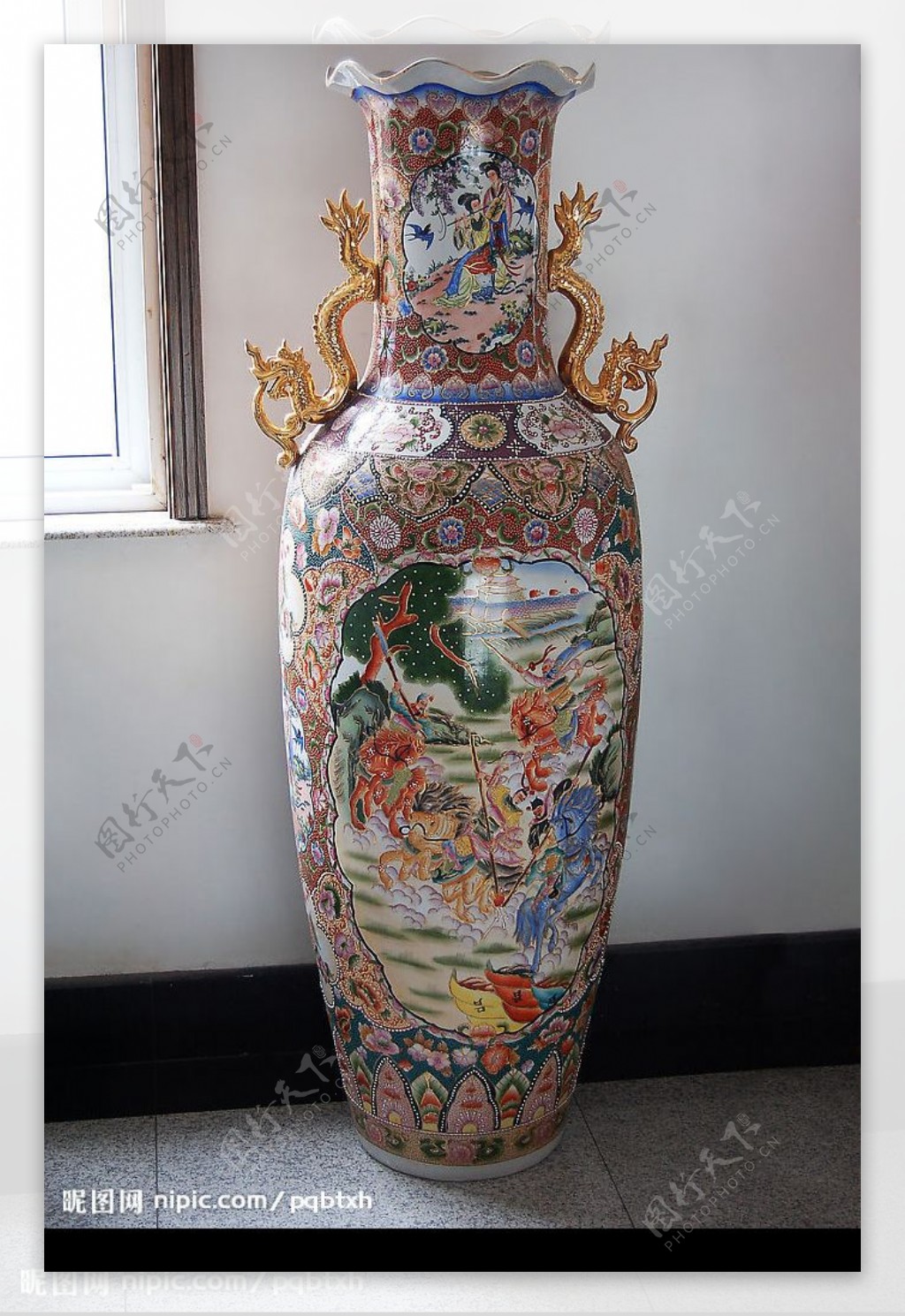 工艺彩绘大瓷花瓶图片