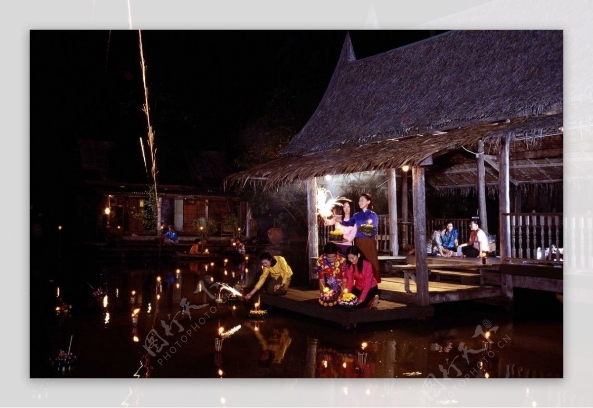 泰国清迈水灯节图片