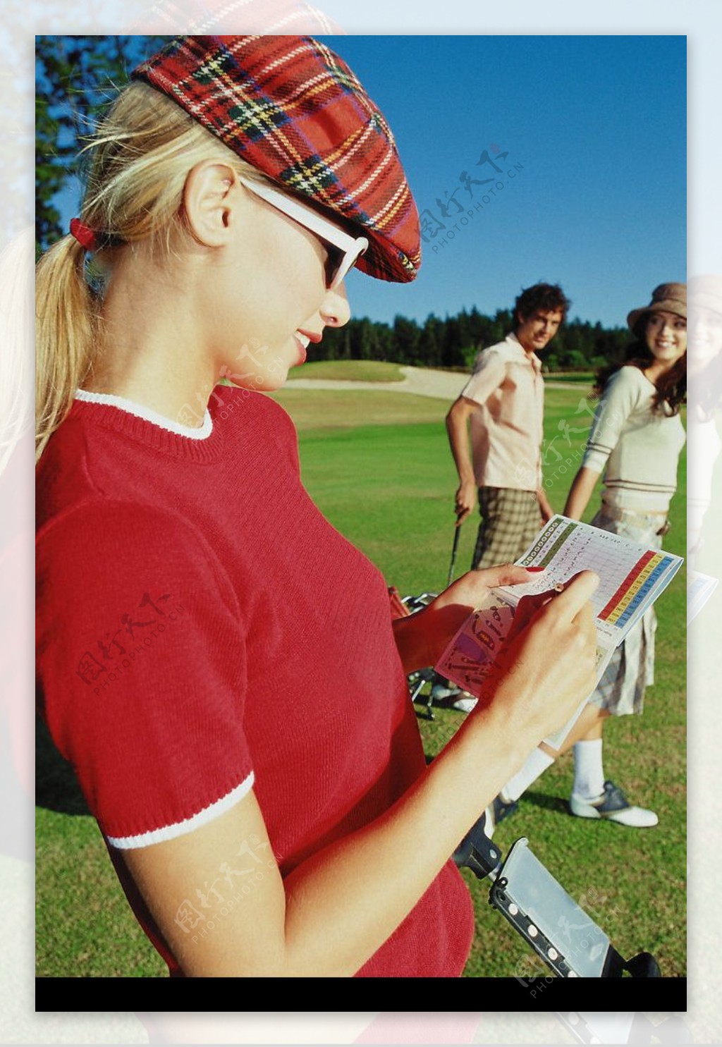 高尔夫球与人物图片