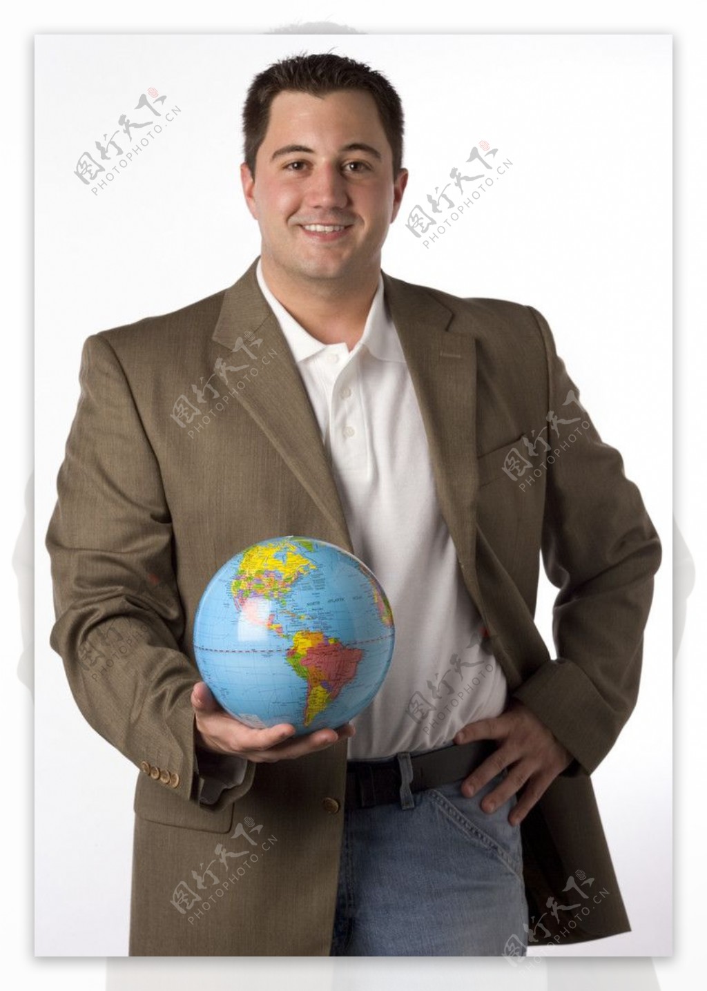 手拿地球模型的商务人士图片