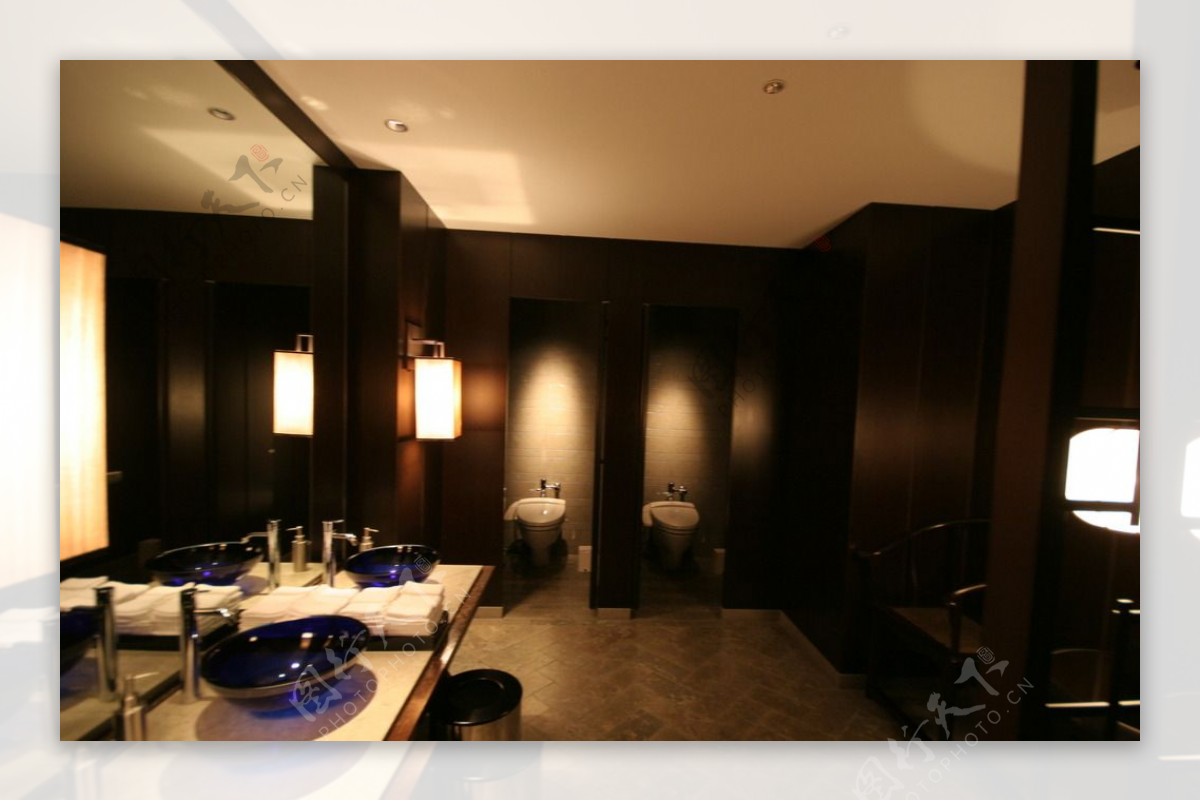 日本酒店卫生间图片