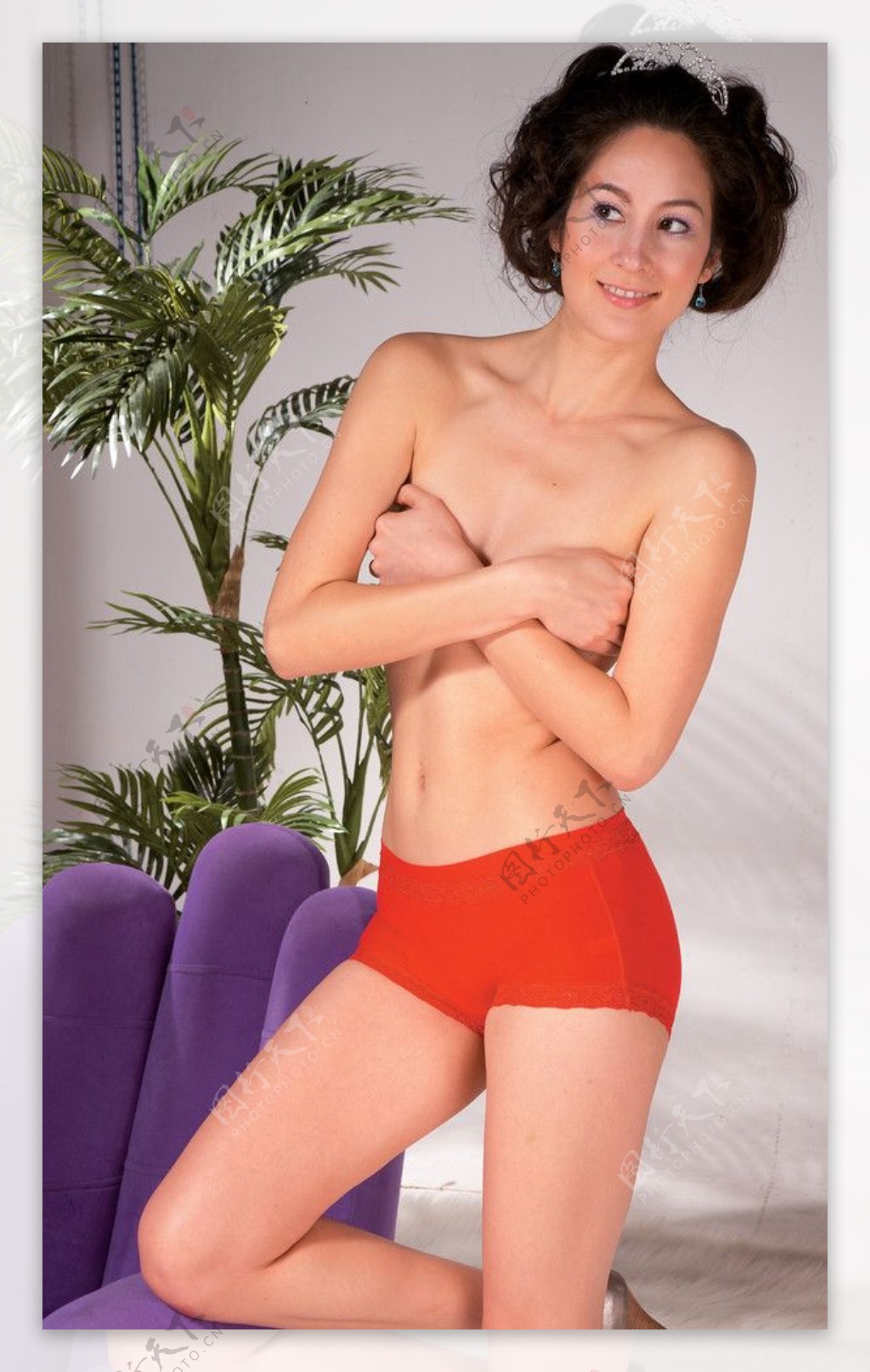 红内裤女性模特图片