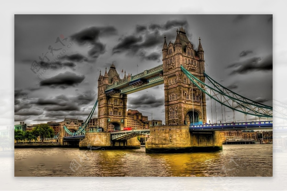 阴云下伦敦塔桥图片