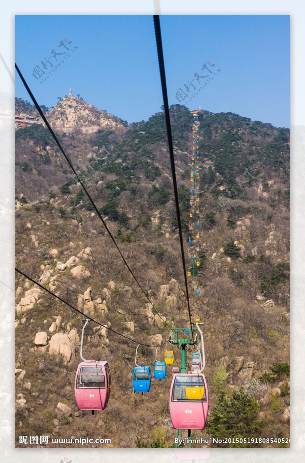 高山上的索道缆车景观图片