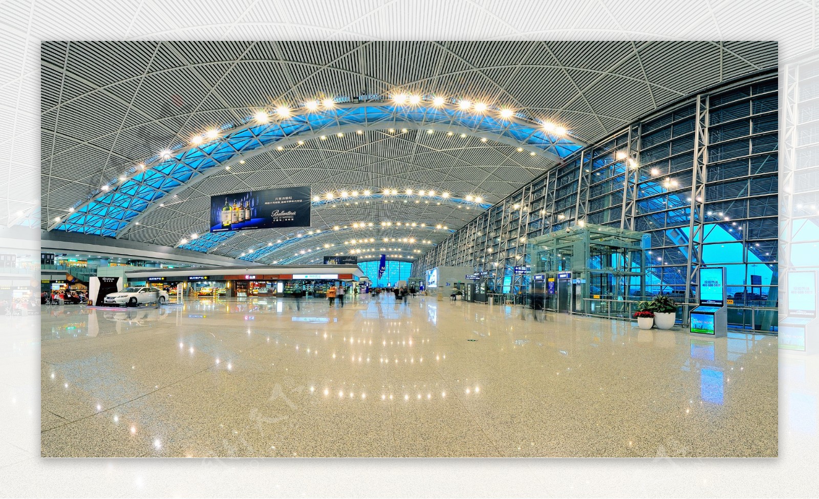 成都双流国际机场登机牌灯箱数码LED电子广告牌