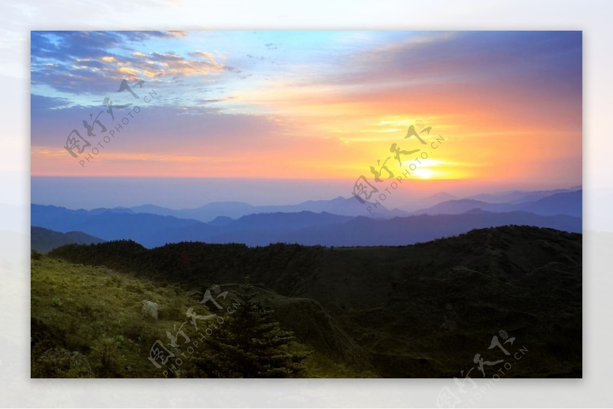 轿顶山风景图片