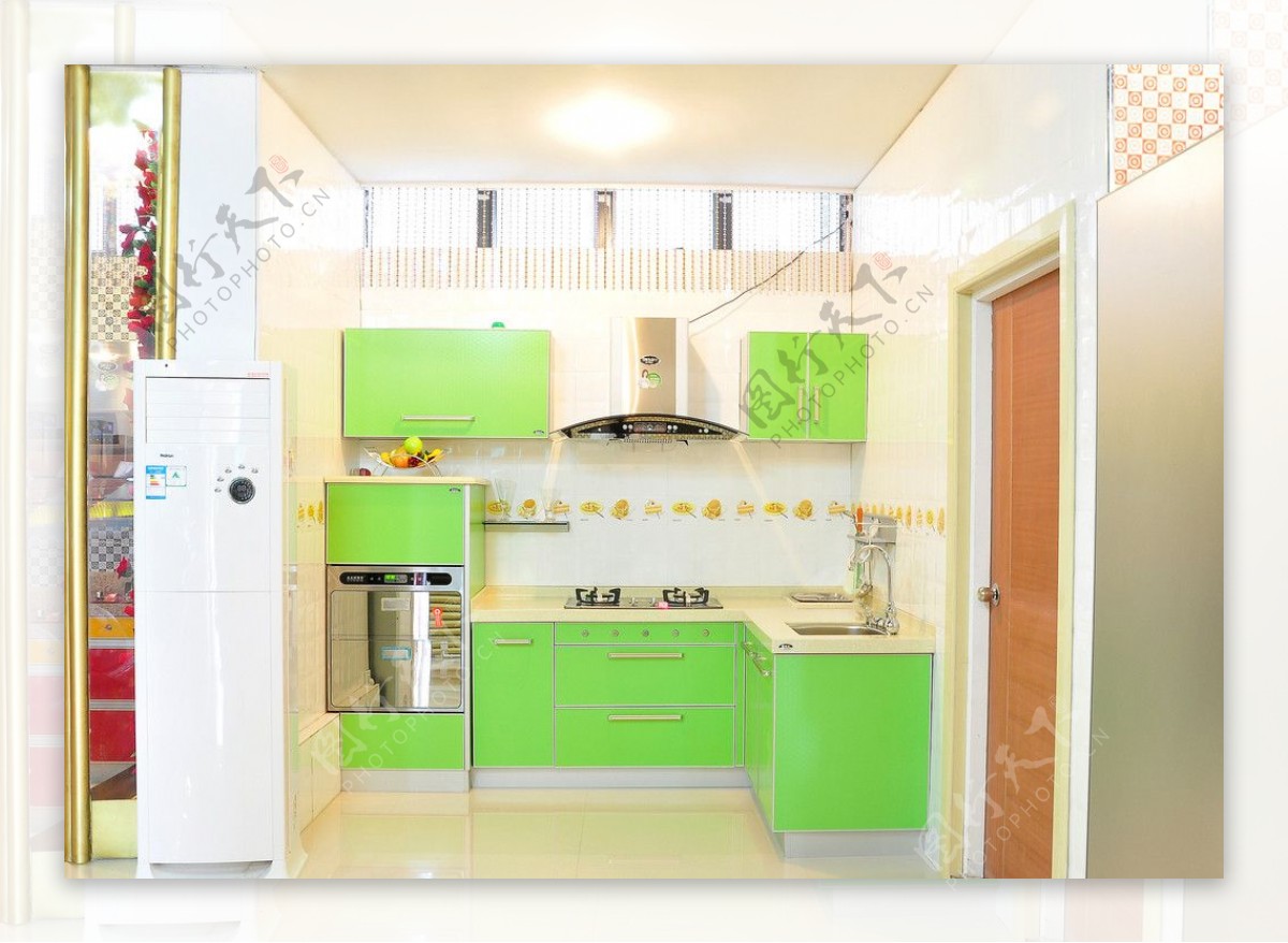 清雅厨房橱柜冰柜图片