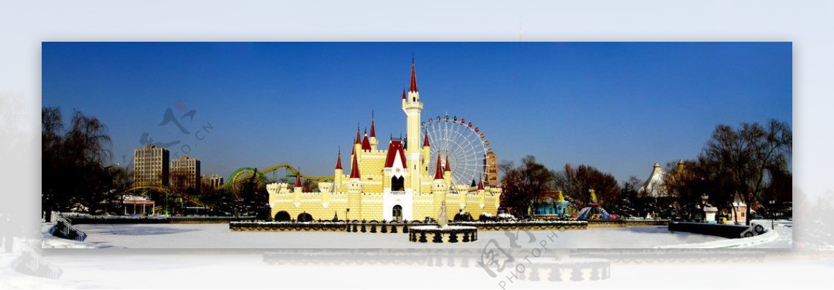 游乐园城堡雪景图片