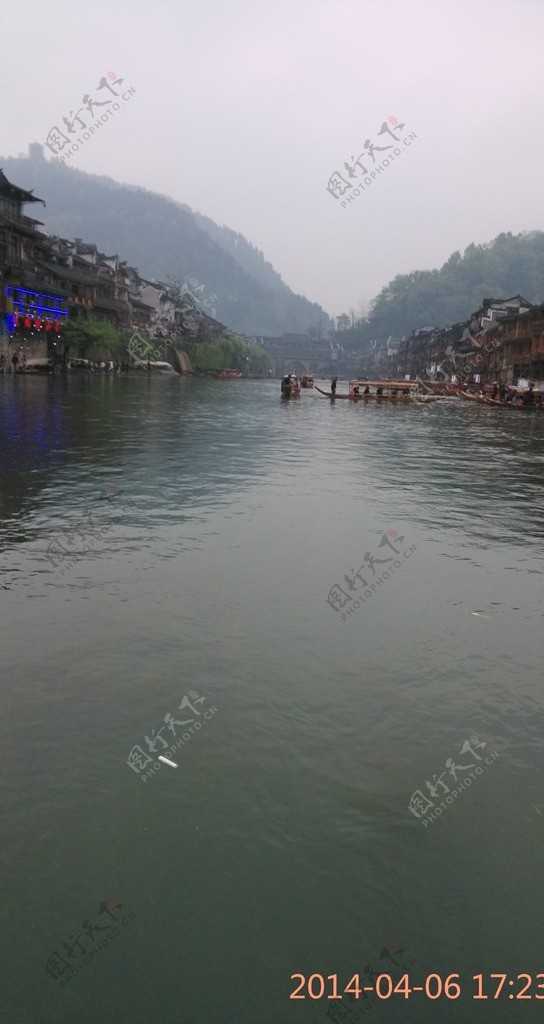 烟雨凤凰图片