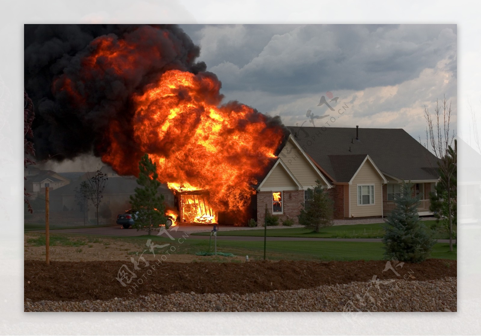 火烧房子高清图片