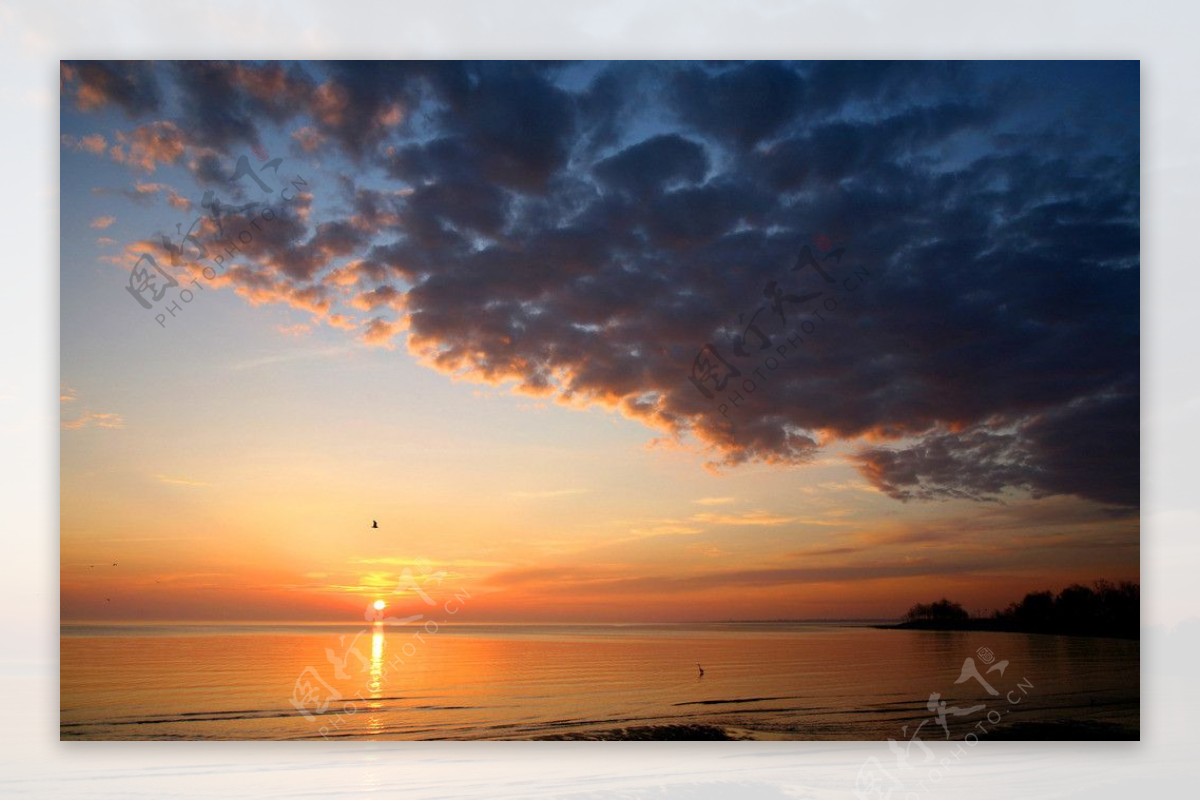 夕阳海景图片