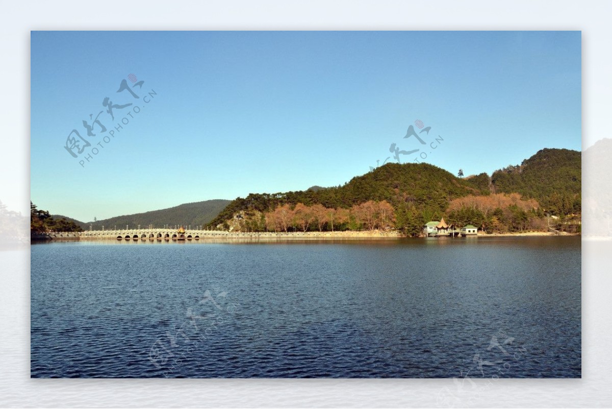 芦林湖图片