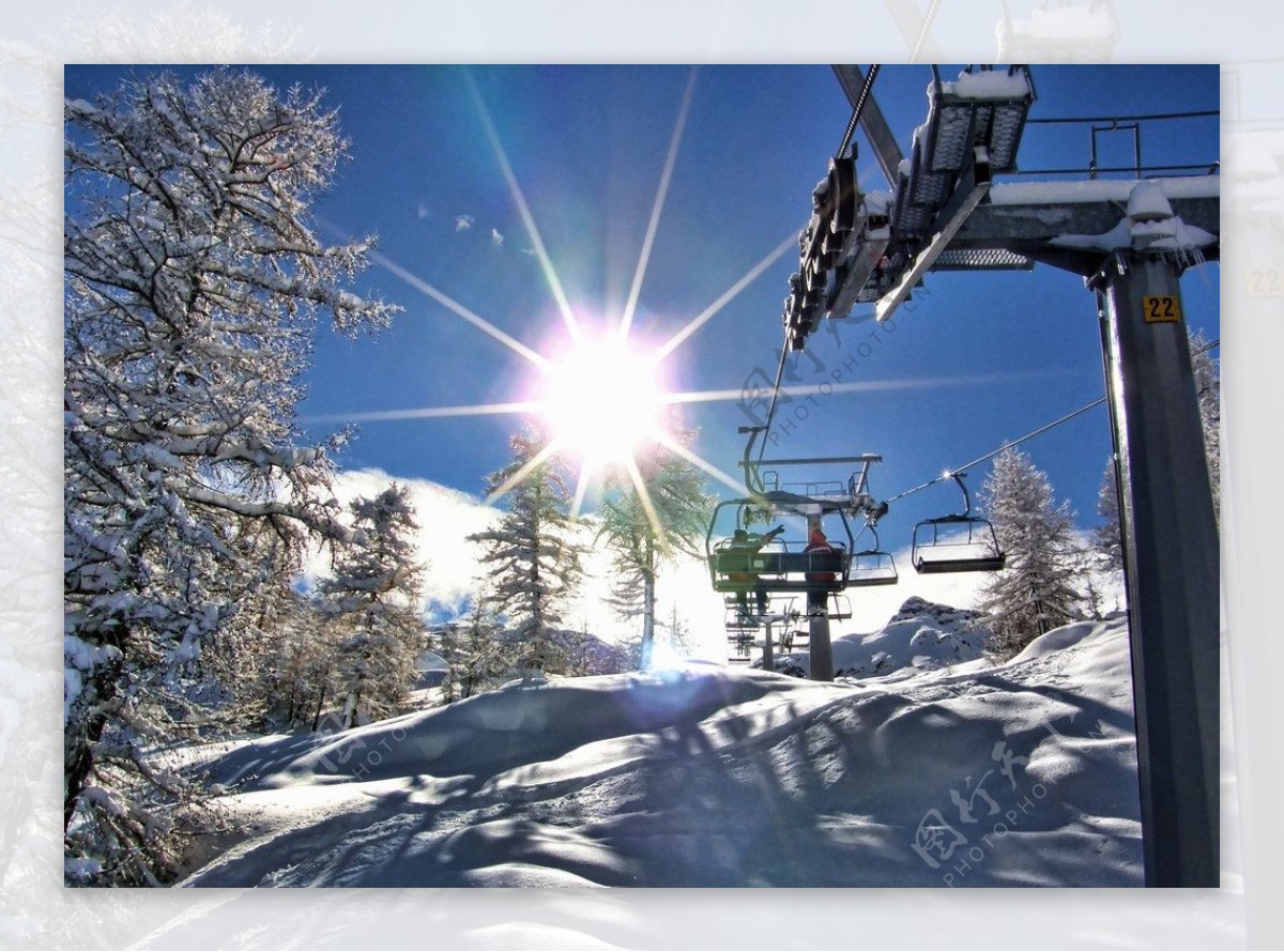 滑雪场风光图片