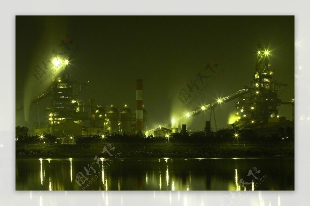 钢铁厂夜景图片