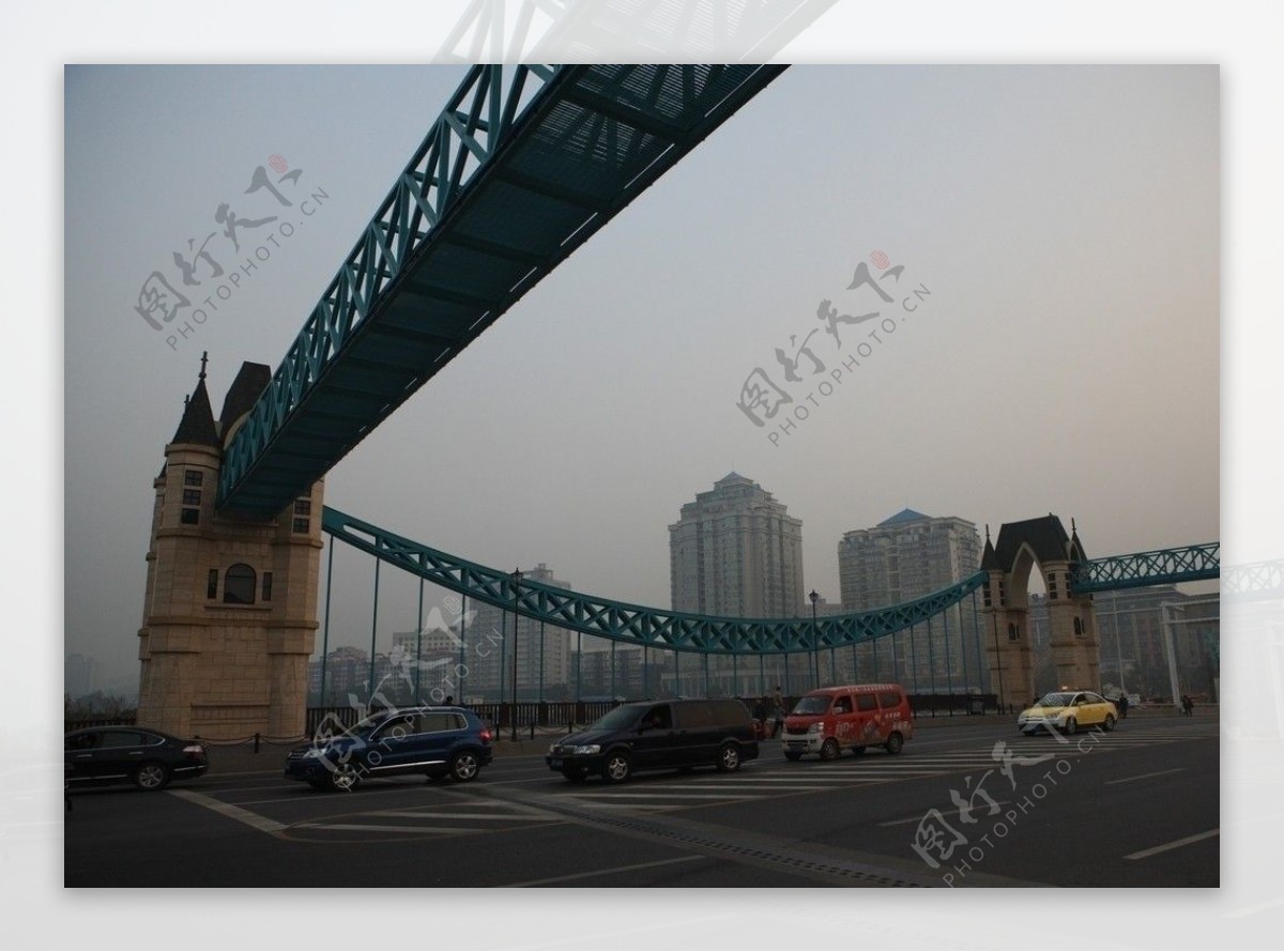 汉街桥梁图片