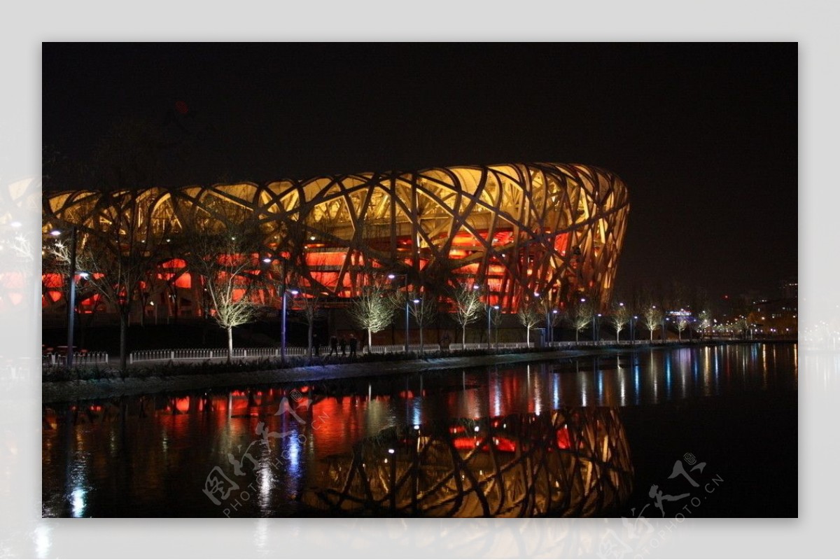 北京鸟巢夜景图片